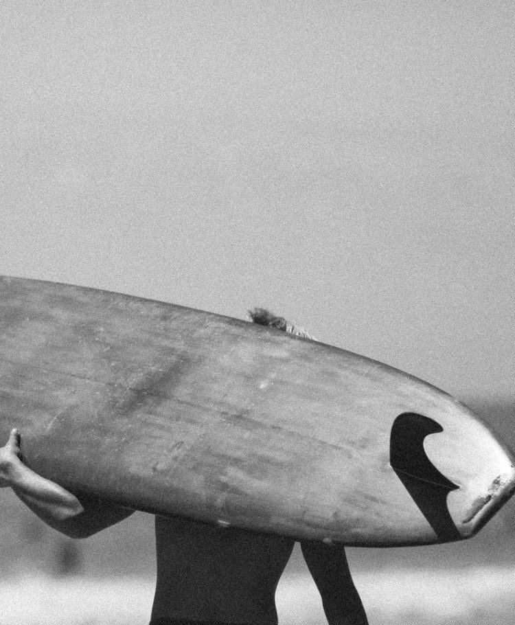 Surfboard – black & white grain