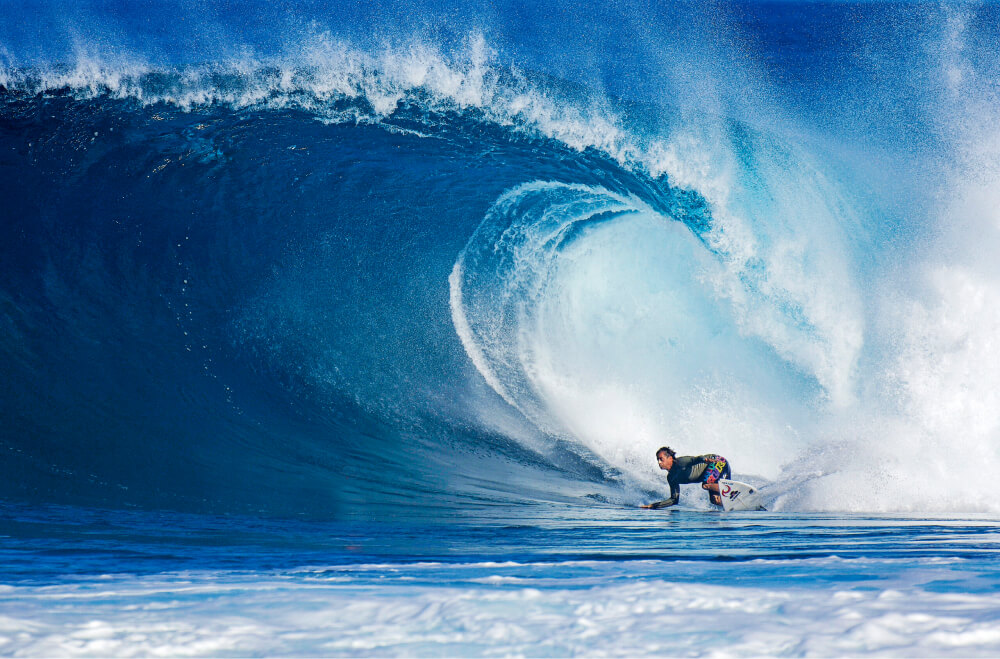 Tom Curren surfing