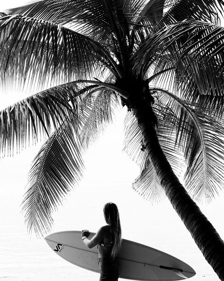 Hawaiian women’s surfer, Zoë McDougall