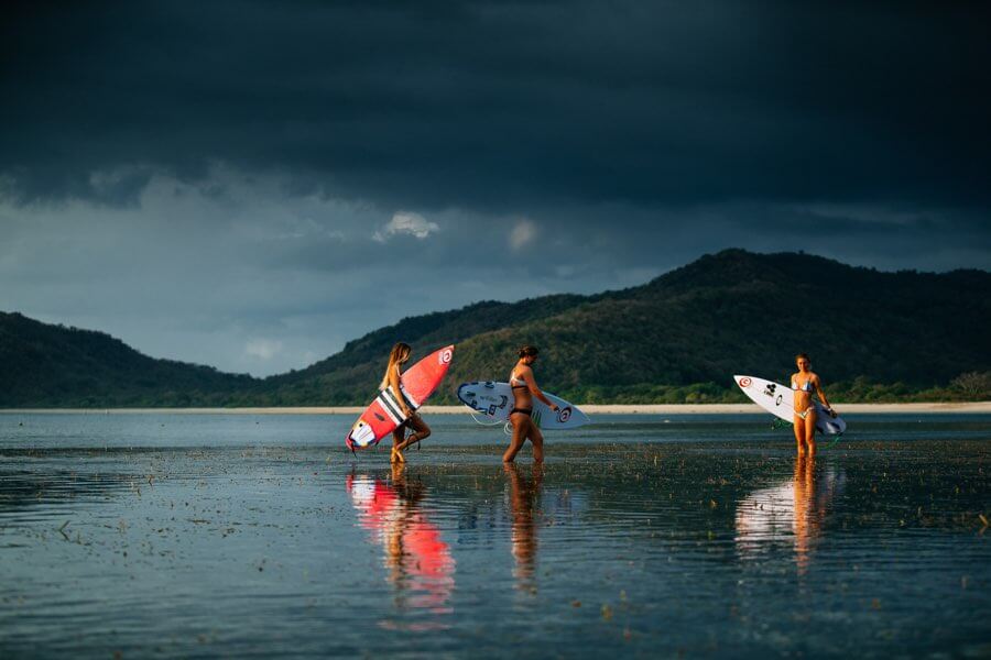 Female Surfers