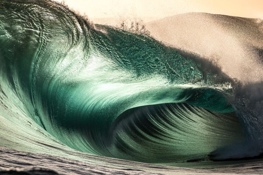 Barrelling wave