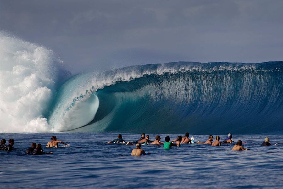 Big wave lineup